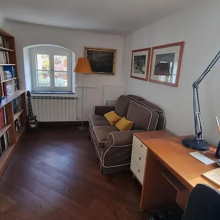 アパート La Mansarda Al Porto Di