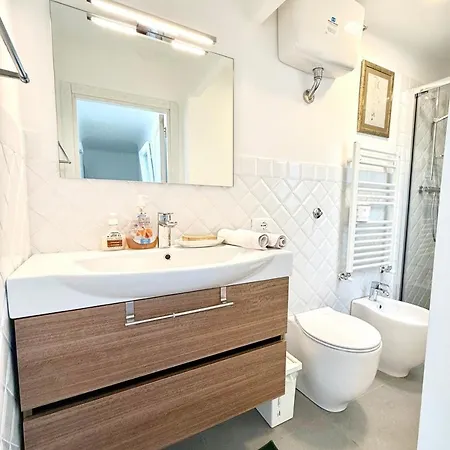 アパート La Mansarda Al Porto Di